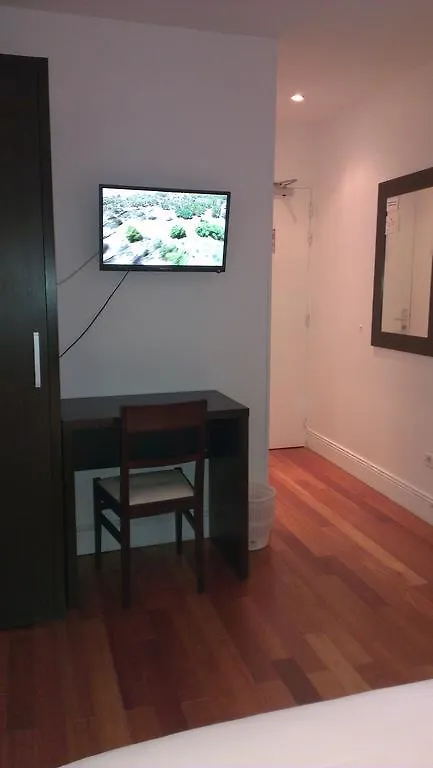Отель Luxelthe Париж