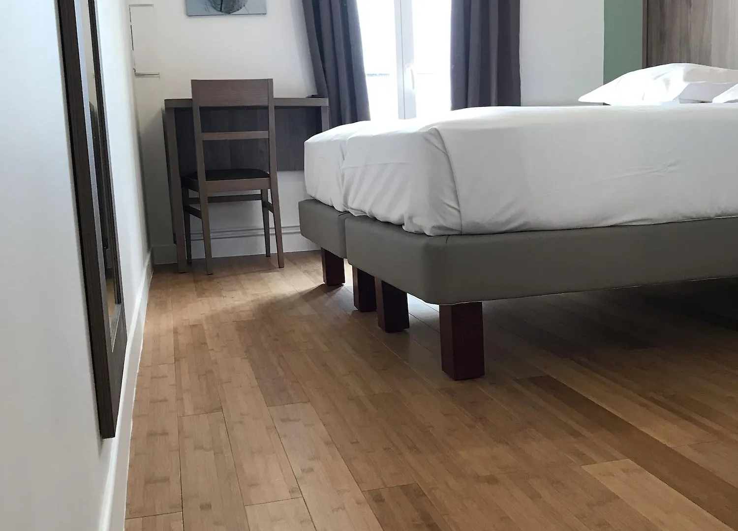 **  Luxelthe Hotel Paris France