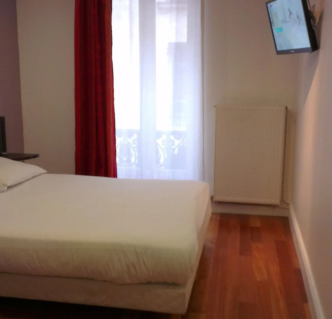 Luxelthe Hotel Paris 2*,  France
