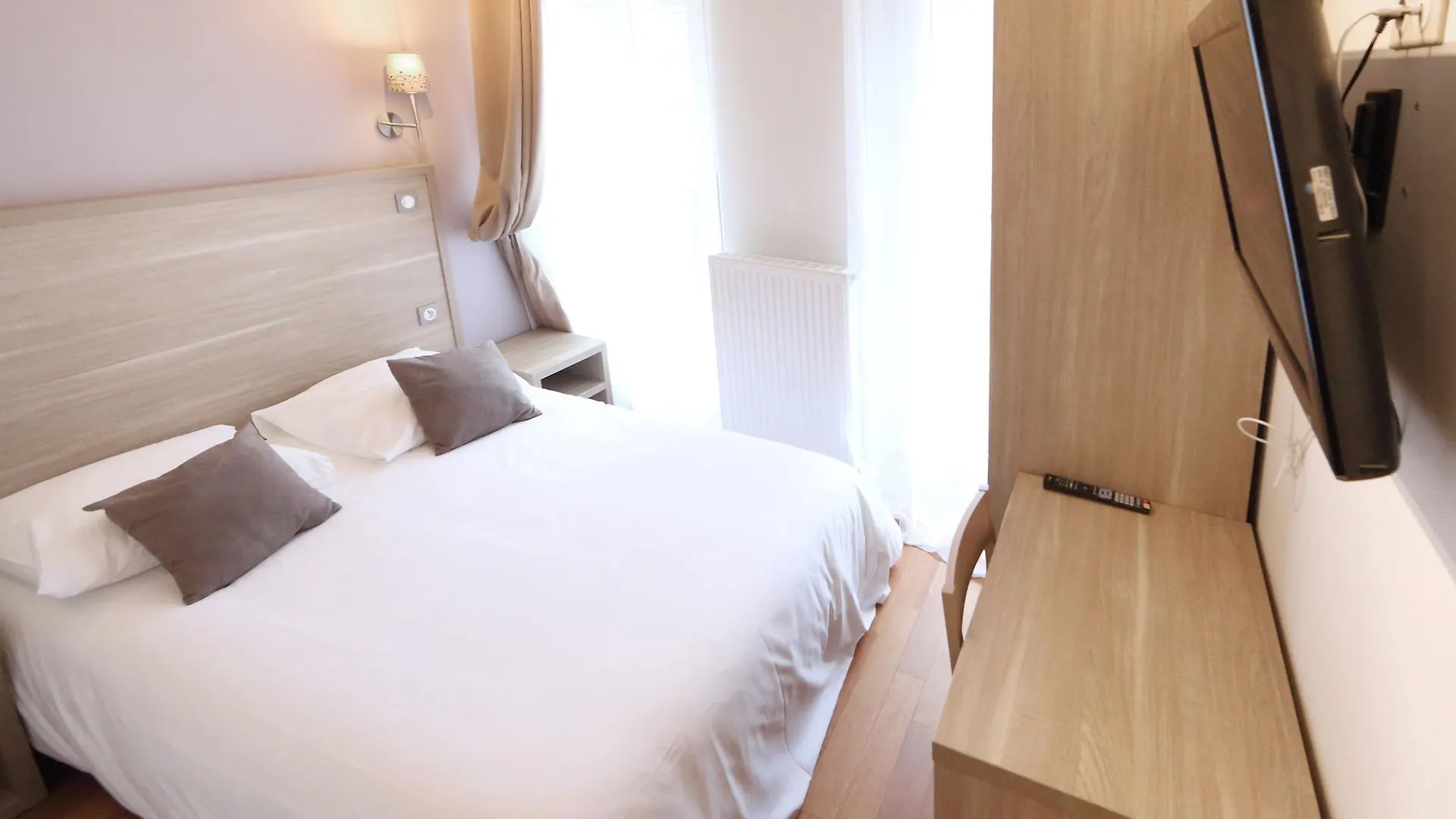 Hotel Luxelthe Parigi 2*,