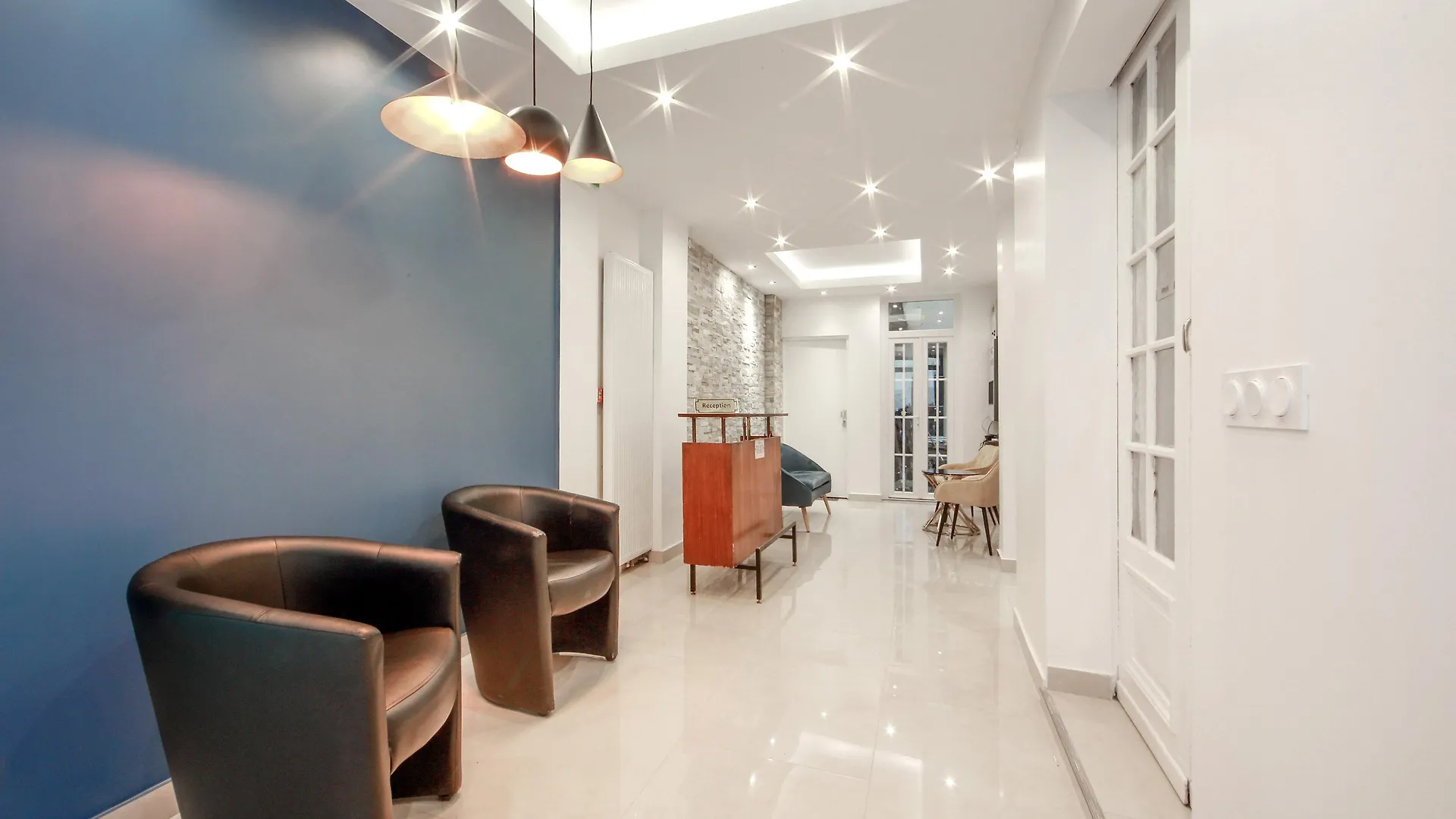 **  Hotel Luxelthe Parigi Francia