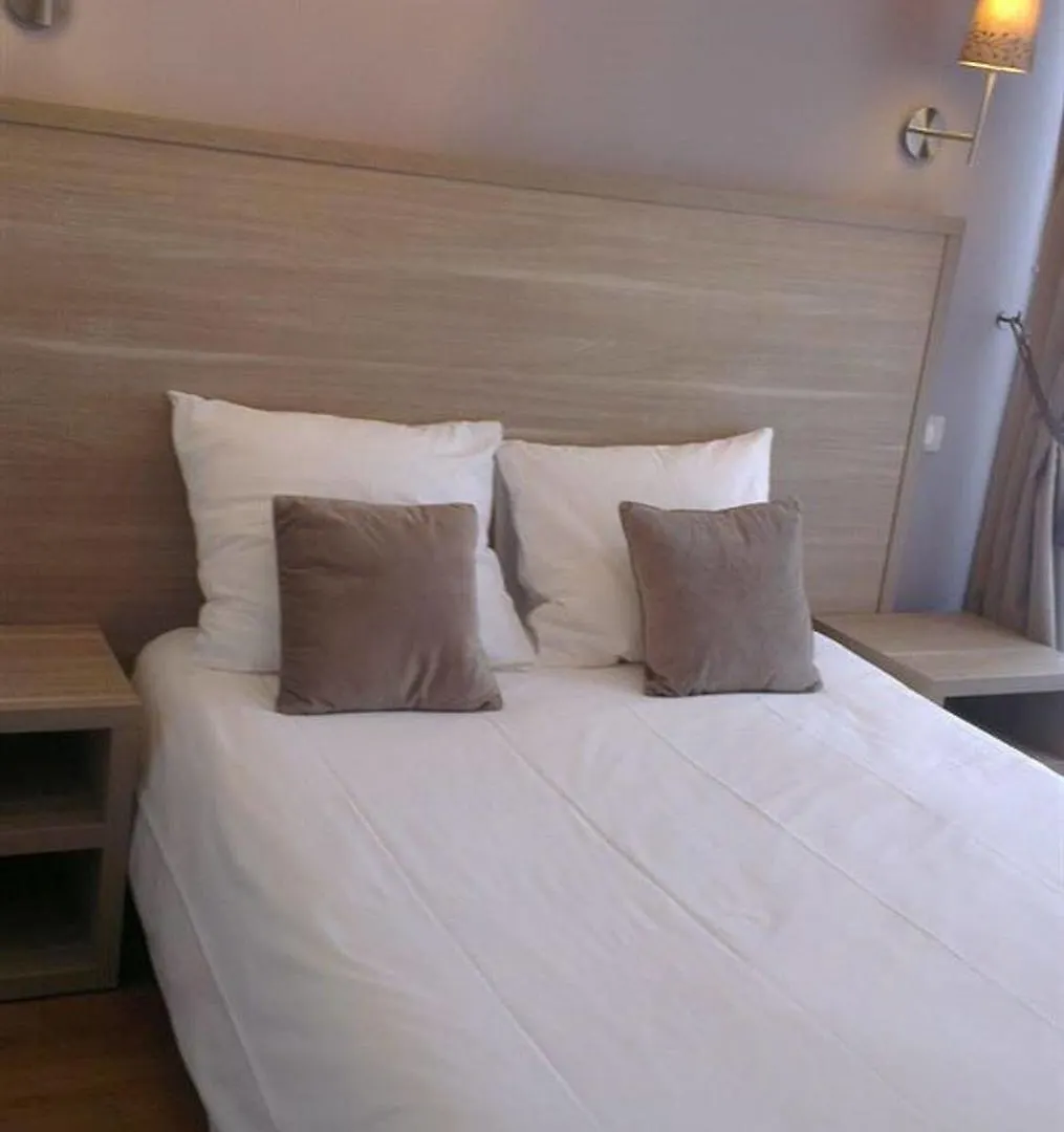 Luxelthe Hotel Paris France