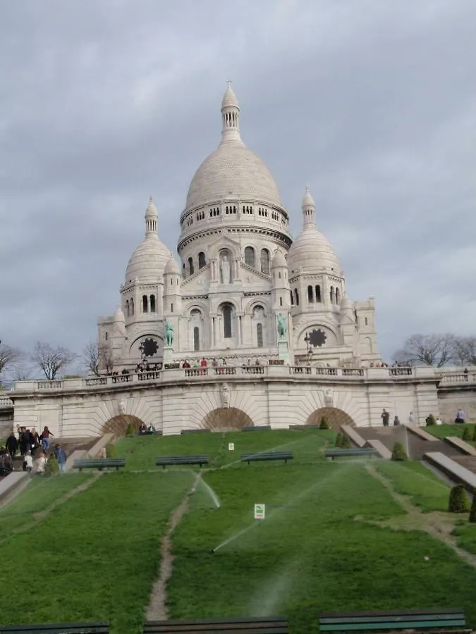 **  Hotel Luxelthe Parigi Francia
